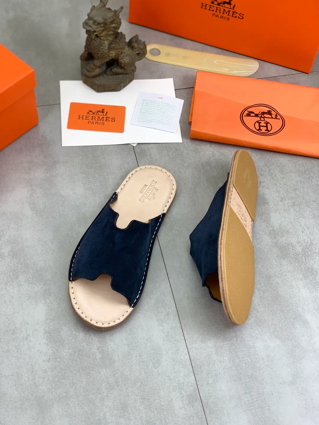 Men's men's shoes 💰P360 new model (genuine leather outsole series) new colors are coming simultaneously on the official website [HERMES] Hermès series: original development, original anatomy display, exclusive outsole [Material] Sole: original genuine leather sole with cow essence film 🌸. Fabric Original calfskin Lining: Imported cowhide, delicate and soft Code number: 38-44